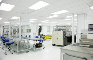 Donatelle image of new ISO 7 clean room
