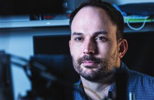 A portrait of Motif Neurotech co-founder and CEO Jacob Robinson.