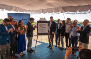 A photo of Inari Medical executives at a ceremony in Costa Rica announcing the new manufacturing site.