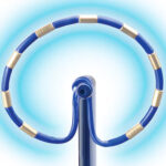 An illustration showing the Medtronic PulseSelect PFA catheter's nine evenly spaced gold electrodes around its 25mm loop.
