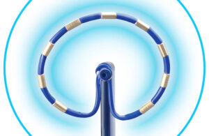 An illustration showing the Medtronic PulseSelect PFA catheter's nine evenly spaced gold electrodes around its 25mm loop.