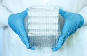 A photo of Plastic Ingenuity’s recyclable and optimized PET pipette package for Beckman Coulter Diagnostics.