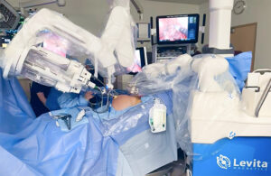 A photo of Dr. Jeffrey Cadeddu at UT Southwestern Medical Center using the Levita Magnetics MARS (magnetic-assisted robotic surgery) system with the Intuitive da Vinci SP (single-port) system for a prostatectomy.