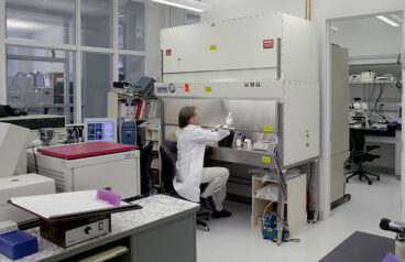 A photo of an FDA employee in the FDA Life Sciences Laboratory I in Building 64, which houses the Center for Drug Evaluation and Research and the Center for Devices and Radiological Health.