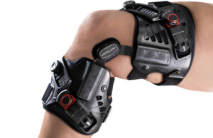 A photo of the Enovis DonJoy ROAM knee brace.