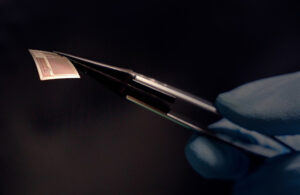 Researchers develop BCI based on single silicon chip