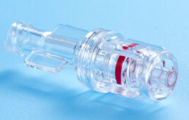 A photo showing a rotating male Luer lock is paired with a female Luer lock.