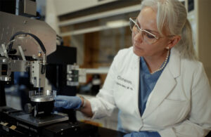 A photo of Conexeu Sciences co-founder and Chief Scientific Officer Dr. Claudia Chavez-Munoz.